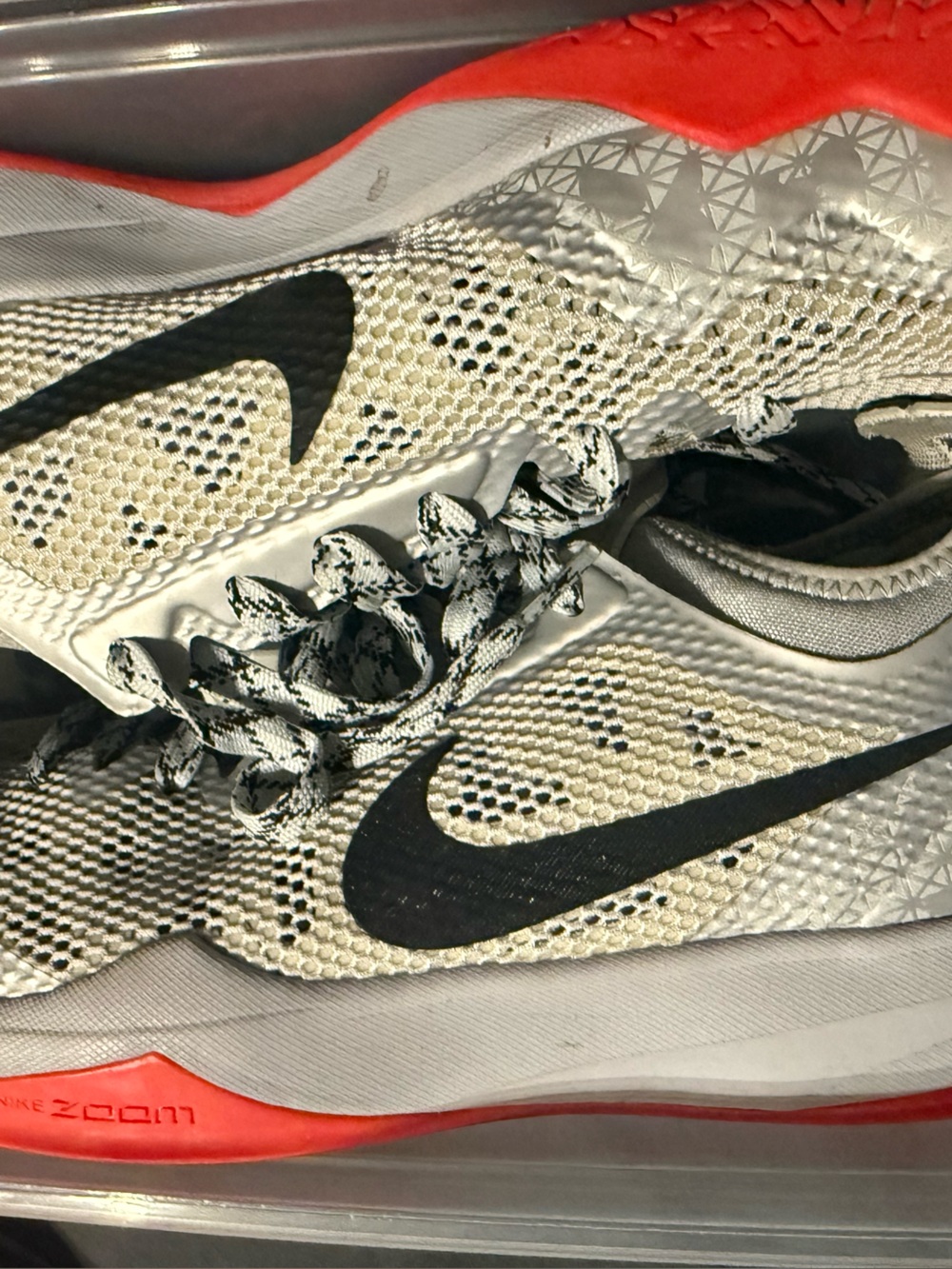 Nike Zoom Men’s 8.5/Women's 10. Gray and Black Athletic Shoes with Coral Accents
